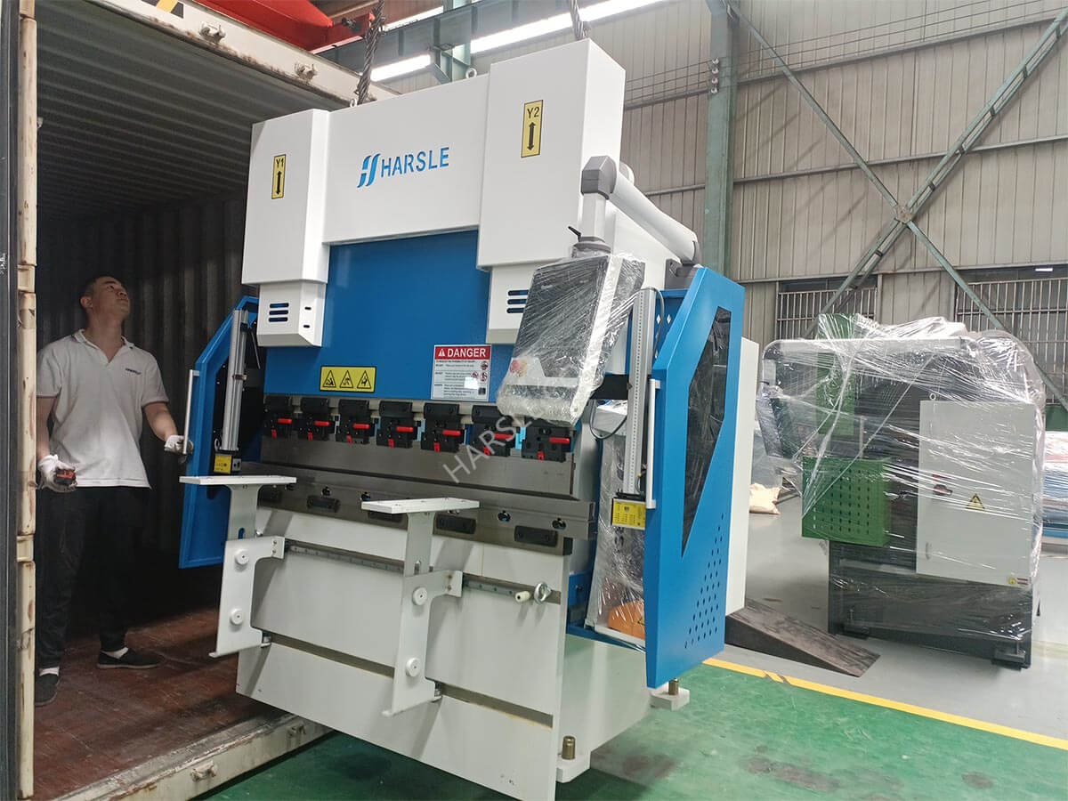 Argentina-WE67K-200T4000 CNC Press Brake (4)