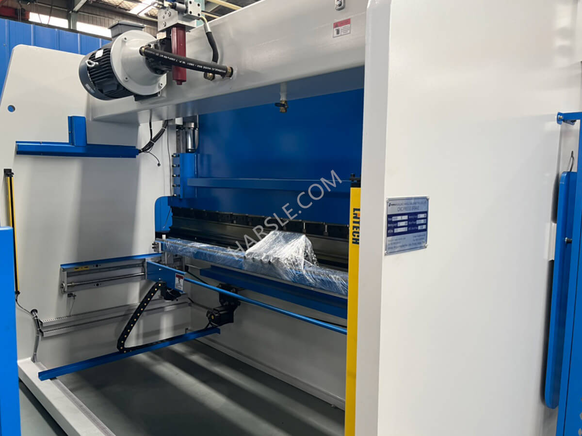 Nová hydraulická lisová brzda Caledonia-WE67K-200T4000 CNC (1)