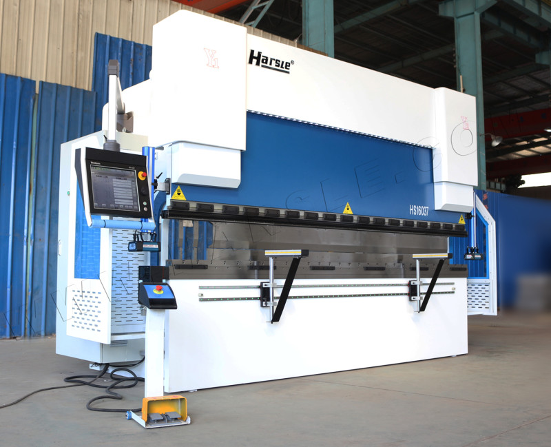 DA-66T HS16037 Hybridní CNC Press Brake s hydraulickou svorkou a řízením servopozice